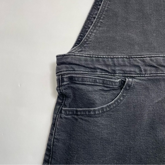 LEVI’S black denim cutoff shortalls with side zipper - Picture 2 of 10
